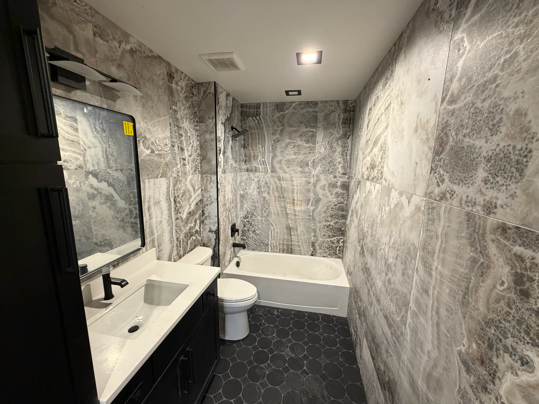 Onyx Porcelain Bathtub Tile Surround